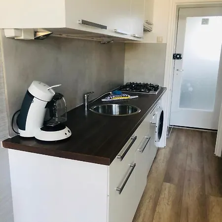 Happiness With Private Parking زاندفورت