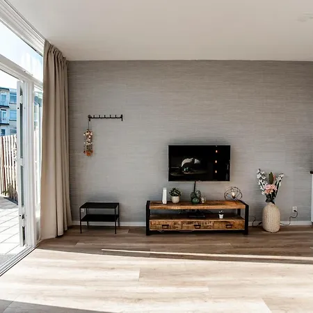 Happiness With Private Parking Apartman Zandvoort