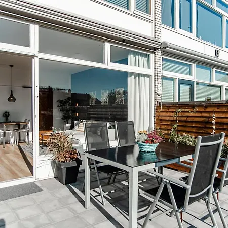 Happiness With Private Parking Apartman Zandvoort