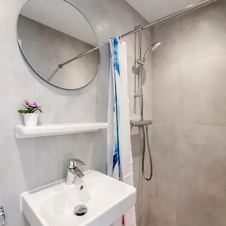 Happiness With Private Parking زاندفورت