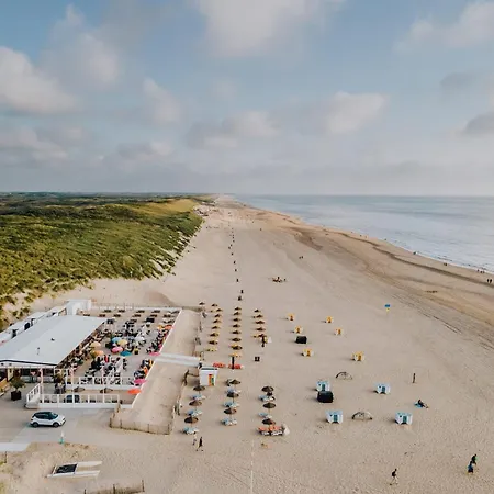 Happiness With Private Parking Apartment