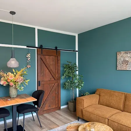 Happiness With Private Parking زاندفورت