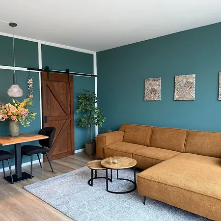 Apartment Happiness With Private Parking *