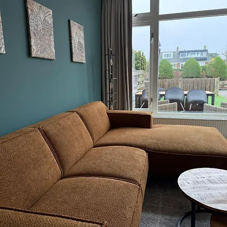 Happiness With Private Parking *