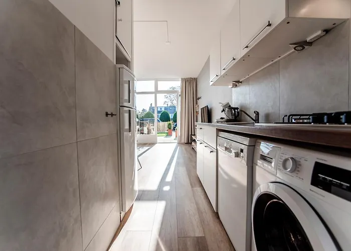 Happiness With Private Parking Apartment Zandvoort