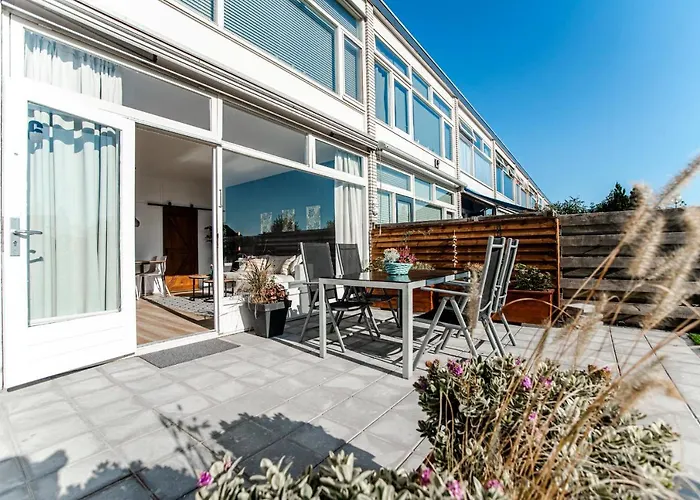 Apartment Happiness With Private Parking