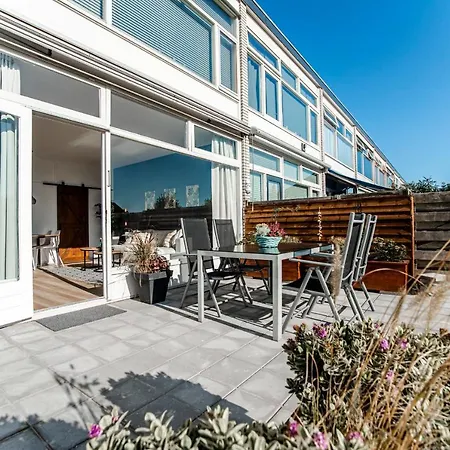 Apartment Happiness With Private Parking